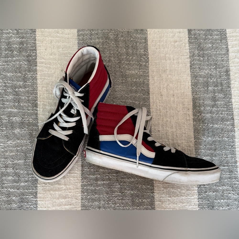 Vans Jrs SZ 6 Black, red and blue lace up high top sneakers skaters unisex